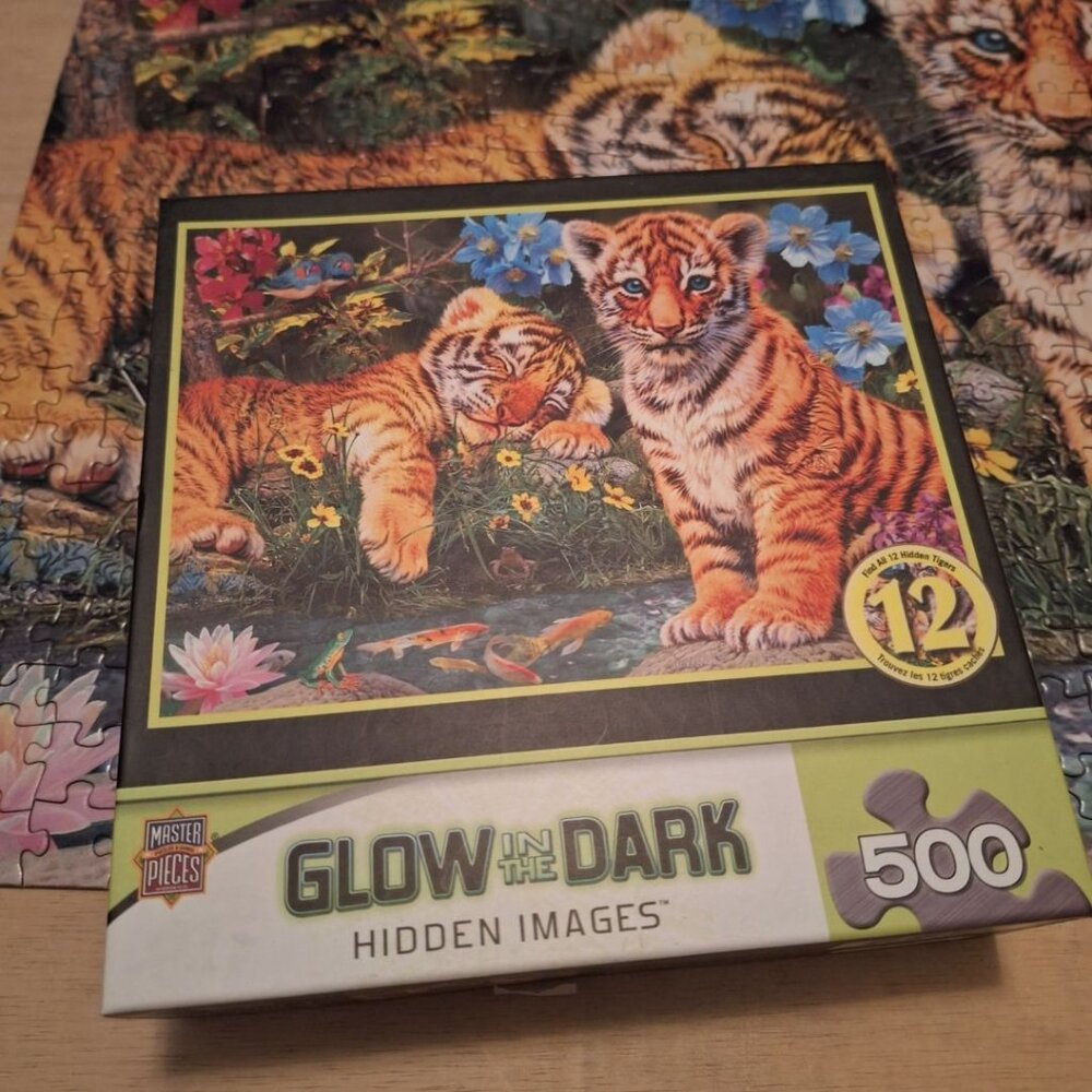 Glow Tiger Puzzle 500 Pieces‎ Hodden Flowers Koi Fish Dark